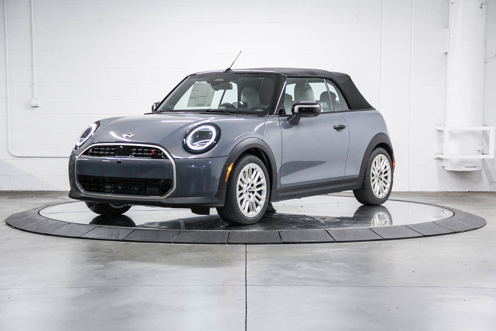 2026 Mini Cooper S Convertible Iconic photo 2