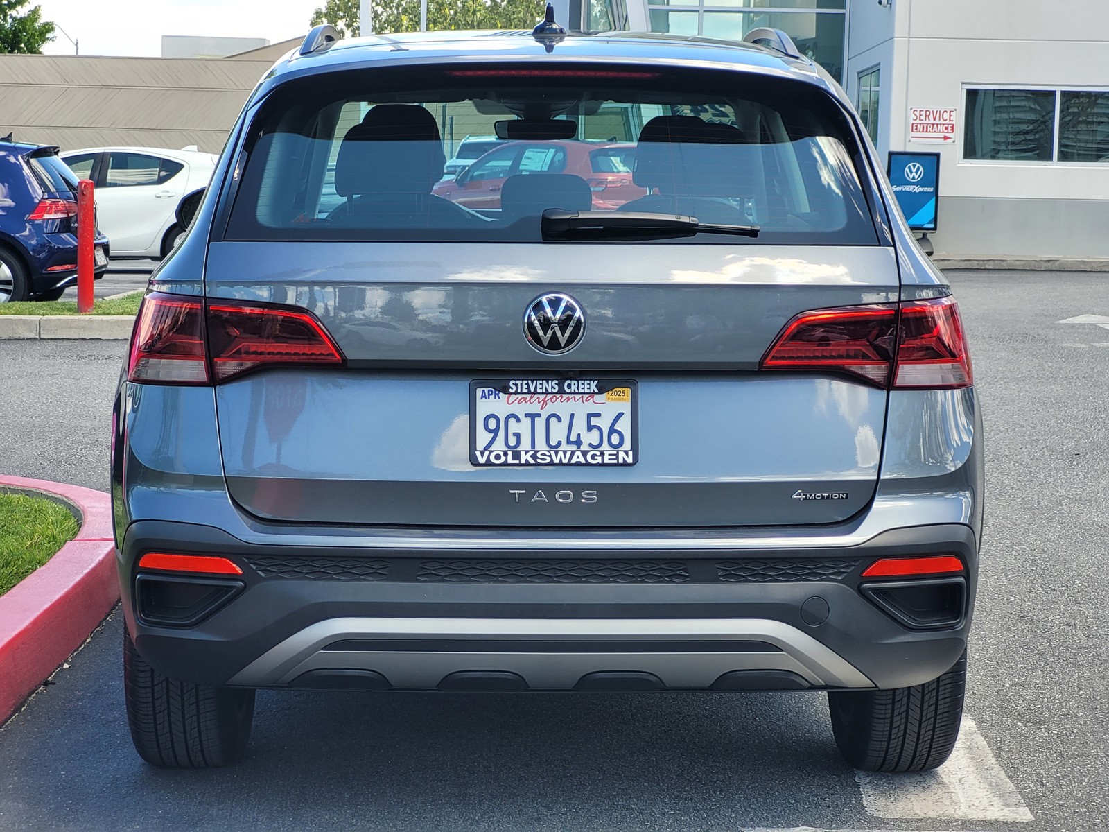 2024 Volkswagen Taos S photo 4
