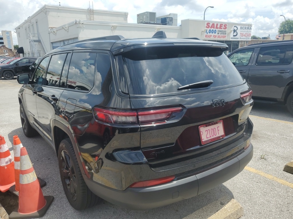 2025 Jeep Grand Cherokee Limited photo 8