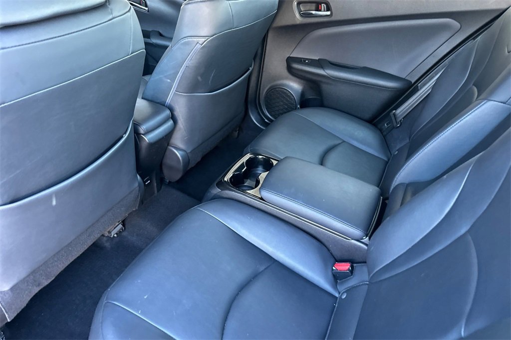 2017 Toyota Prius Prime Advanced photo 13