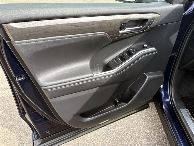 2020 Toyota Highlander Limited photo 18