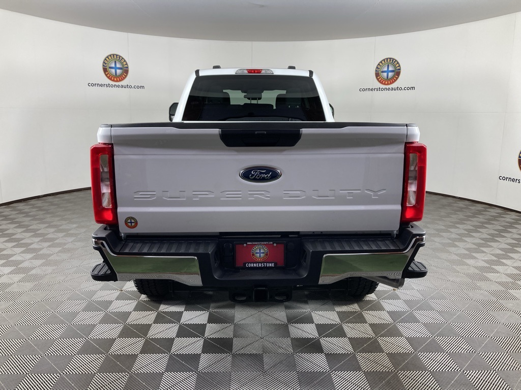 2025 Ford F-350 XLT photo 9