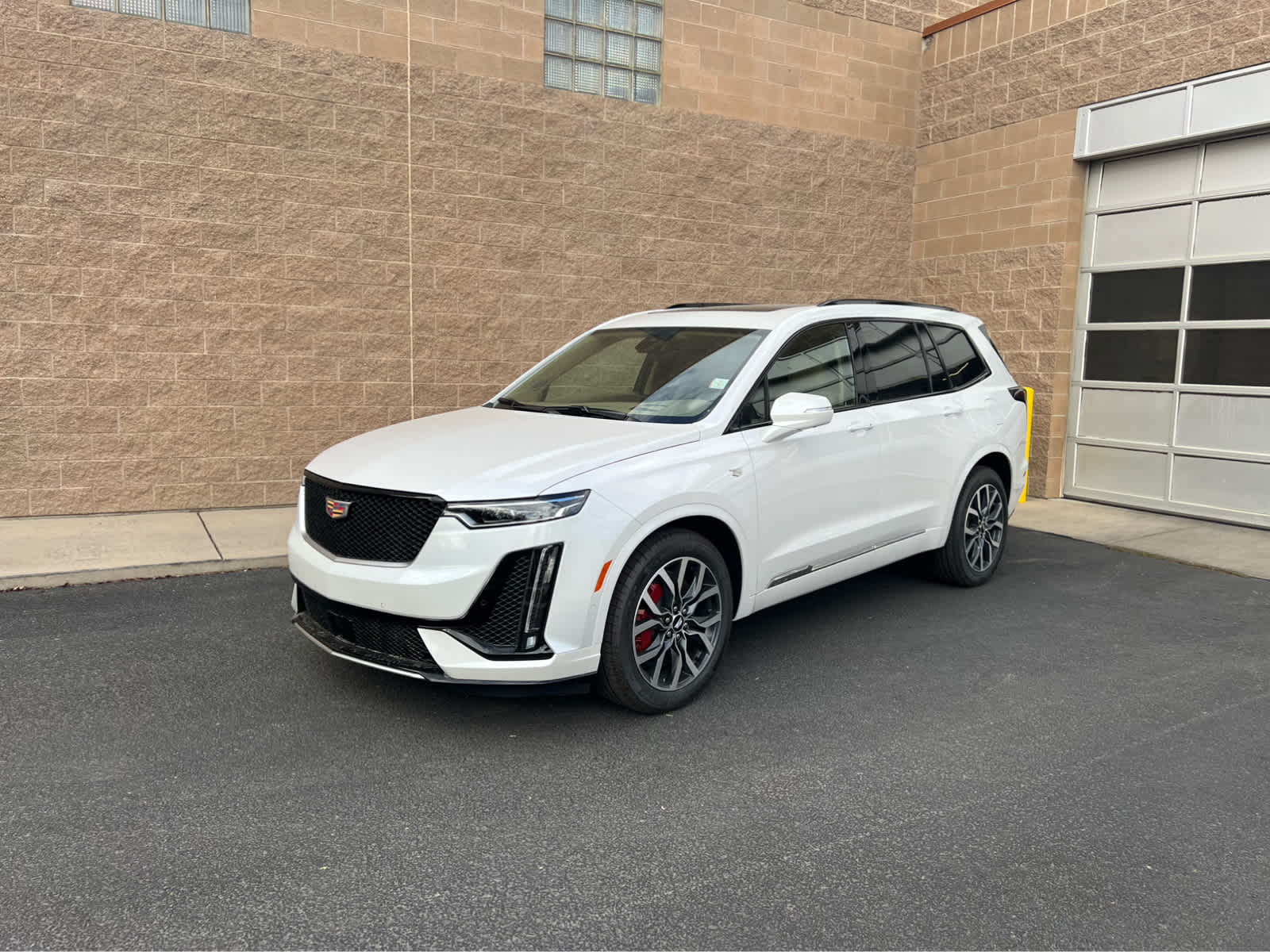 2025 Cadillac XT6 Sport's photo