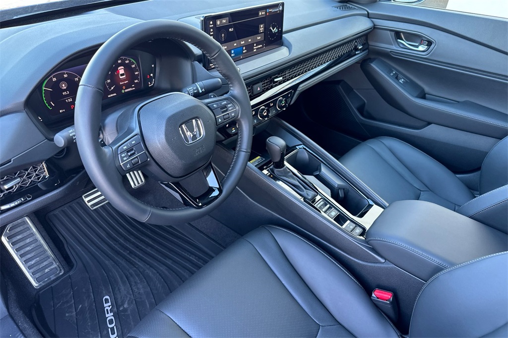 2025 Honda Accord Hybrid Sport-L photo 6
