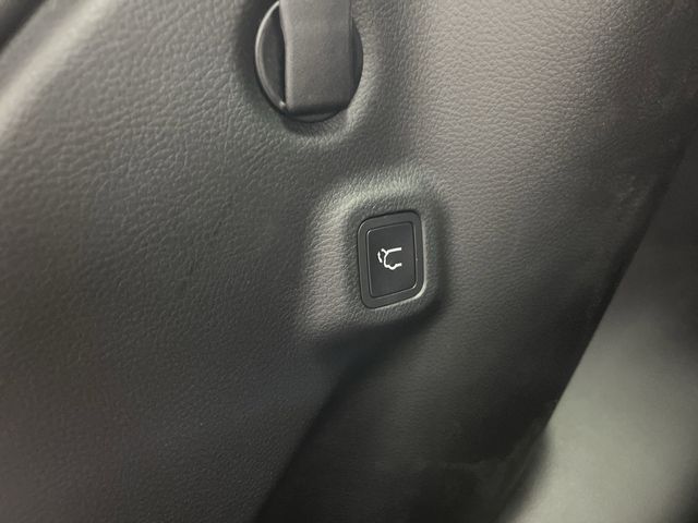 2026 Jeep Compass Latitude photo 3