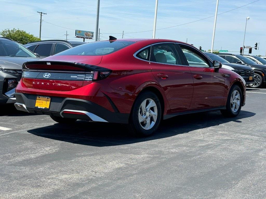 2025 Hyundai Sonata SE photo 3
