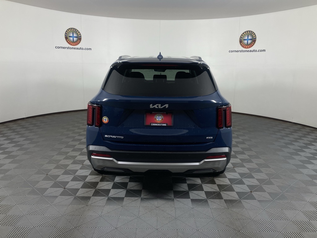 2025 Kia Sorento S photo 8