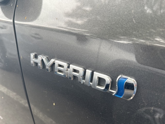 2014 Toyota Prius V Three photo 3
