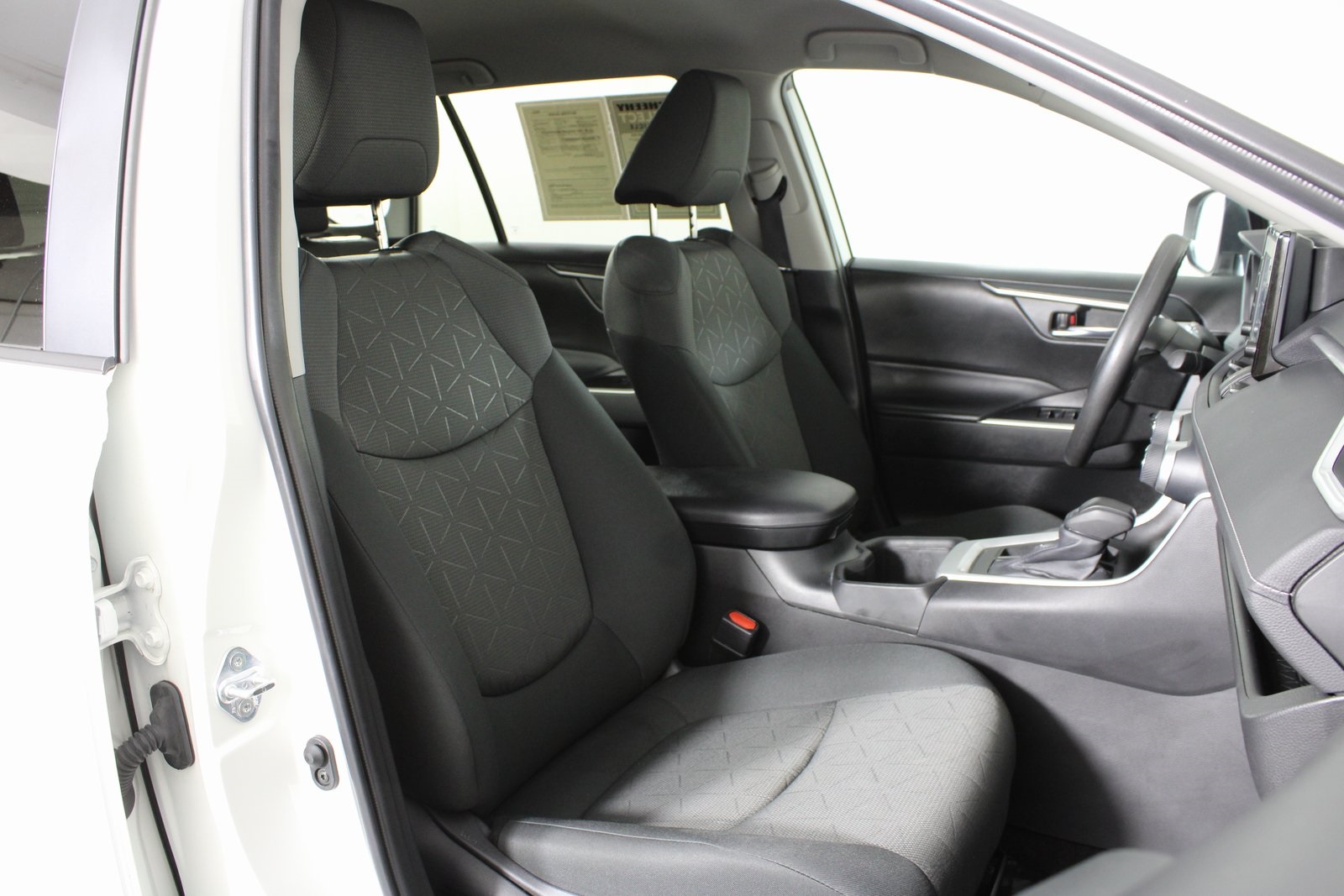 2022 Toyota RAV4 XLE photo 16