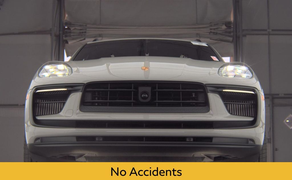 2023 Porsche Macan S photo 2