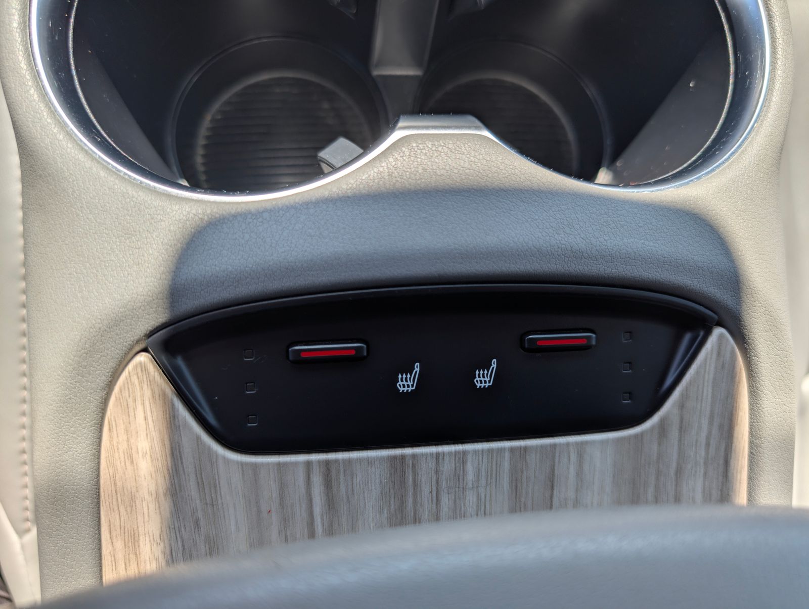 2022 Toyota Venza XLE photo 25