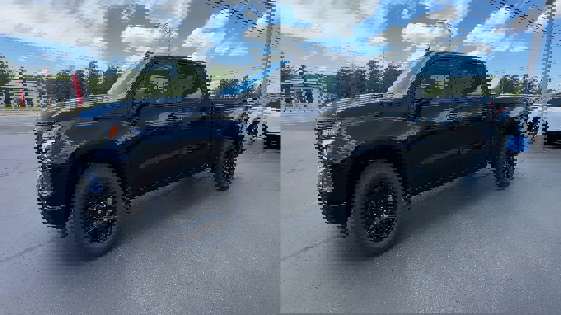2025 Chevrolet Silverado 1500 RST photo 3