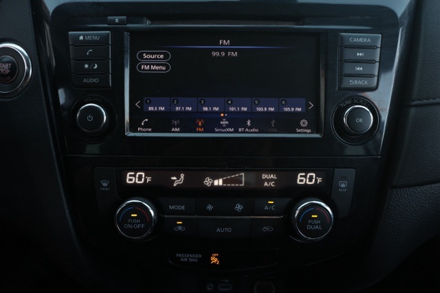 2019 Nissan Rogue SV photo 24