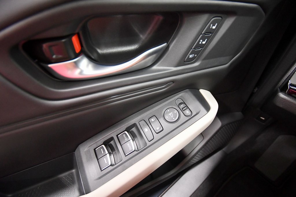 2025 Honda Accord Hybrid EX-L photo 16
