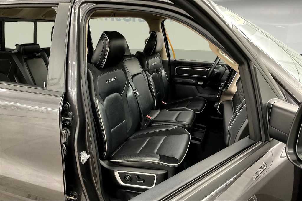 2019 Ram 1500 Laramie photo 7