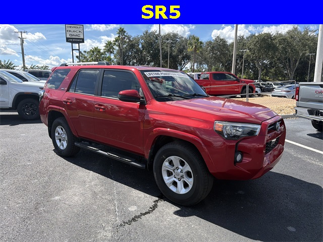 2020 Toyota 4Runner SR5 photo 2