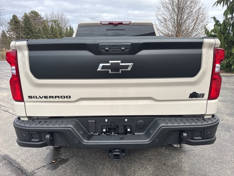 2026 Chevrolet Silverado 1500 ZR2 photo 3