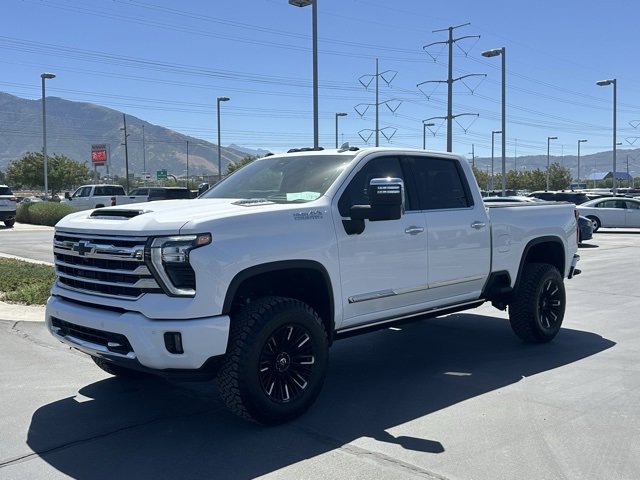 2025 Chevrolet Silverado 3500HD High Country photo 5