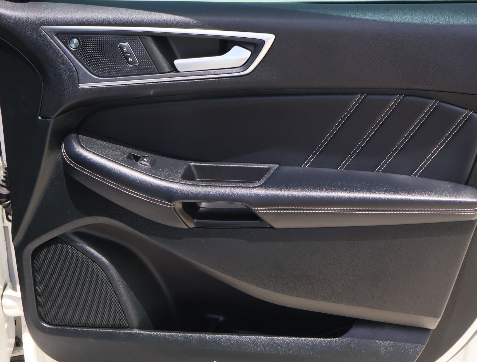 2022 Ford Edge ST photo 12