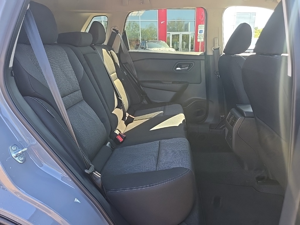 2026 Nissan Rogue SV photo 24