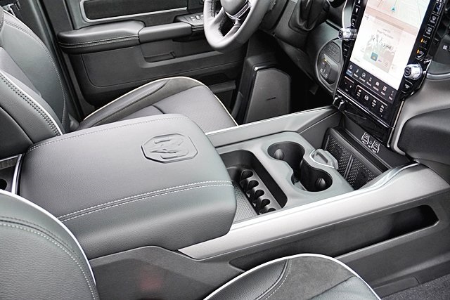 New 2026 Bright White Clear-Coat Exterior Paint RAM Laramie image 14