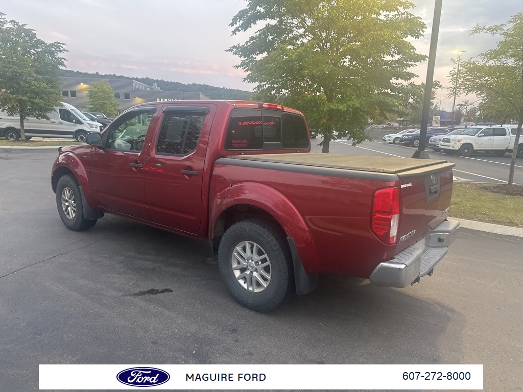 2015 Nissan Frontier SV Crew Cab photo 7