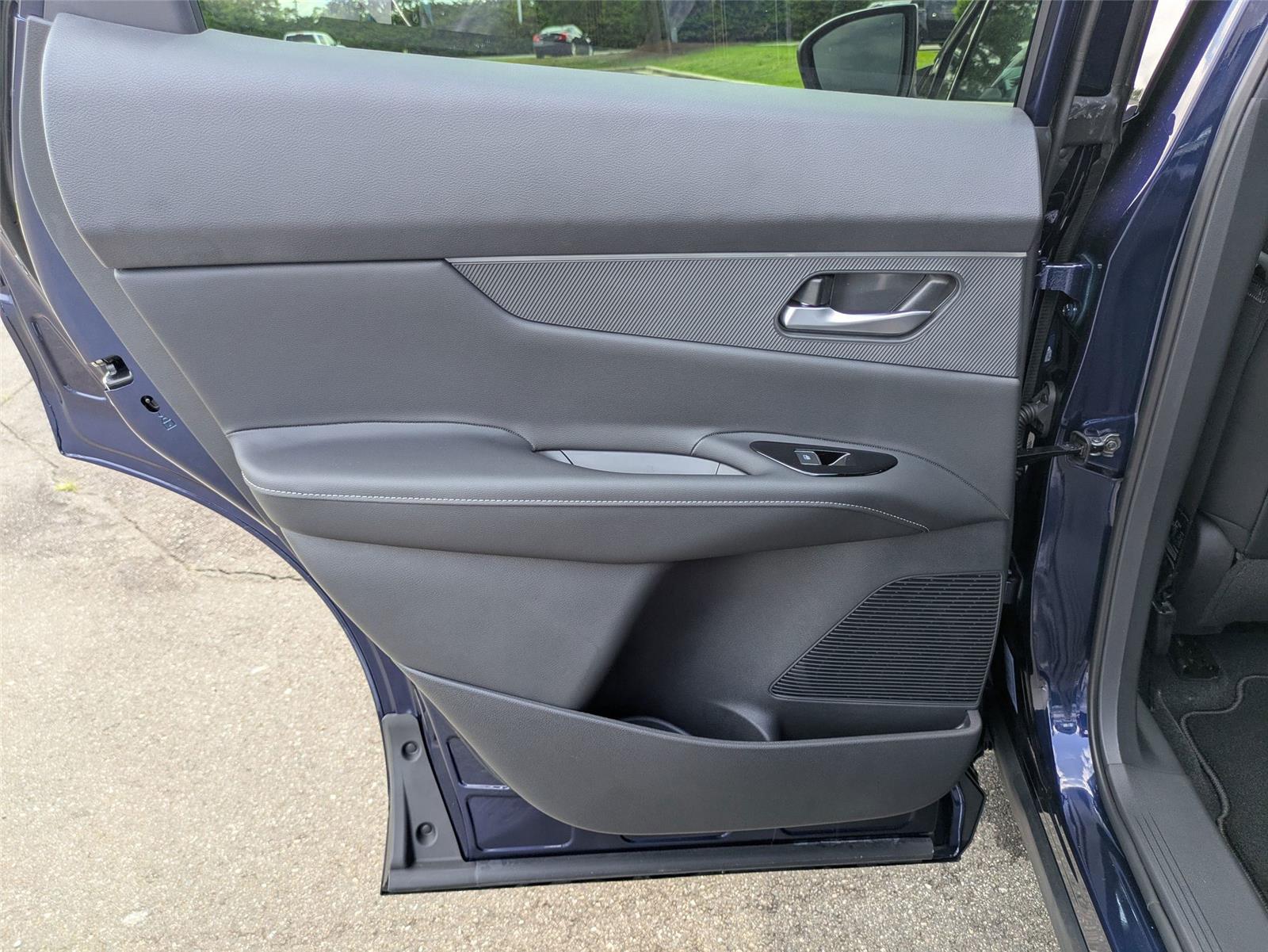 2025 Nissan Murano SV photo 19