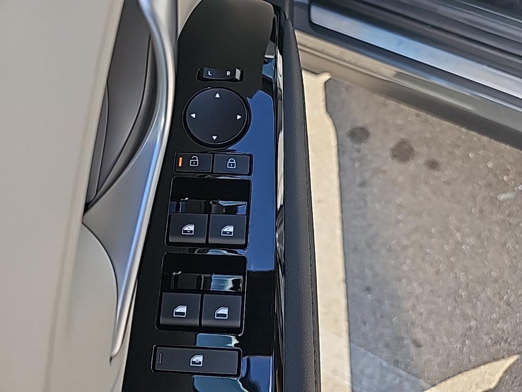 2025 Hyundai Tucson Limited photo 13