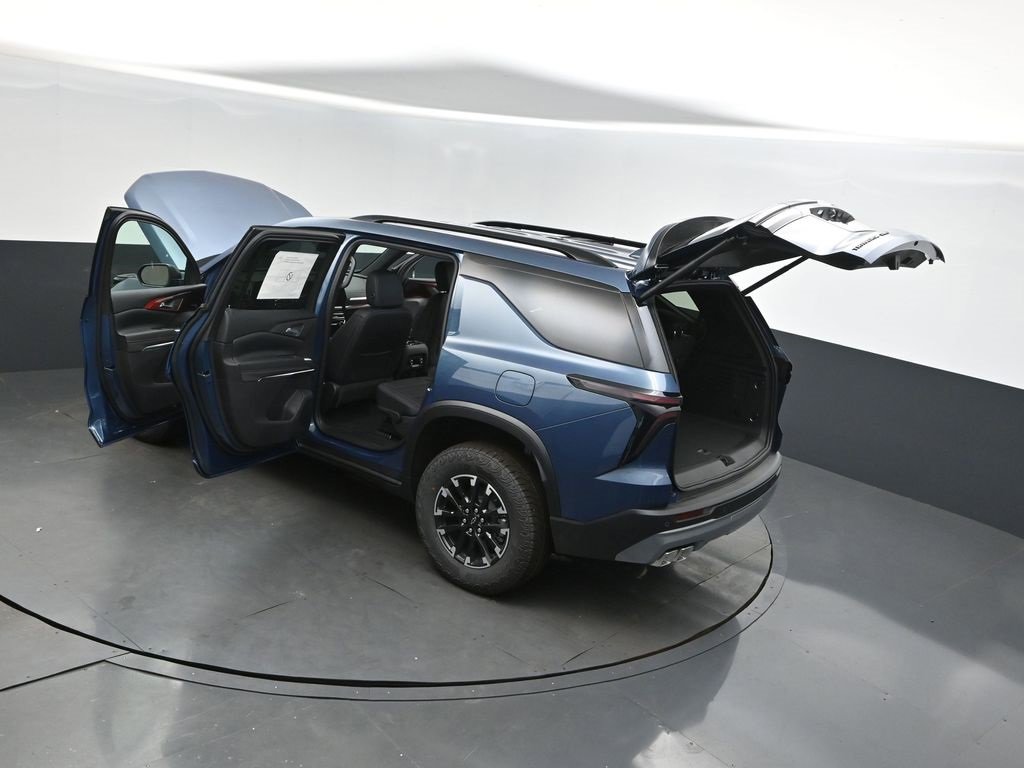 2026 Chevrolet Traverse Z71 photo 2