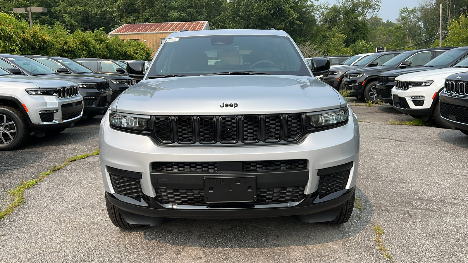 2025 Jeep Grand Cherokee Altitude X photo 2