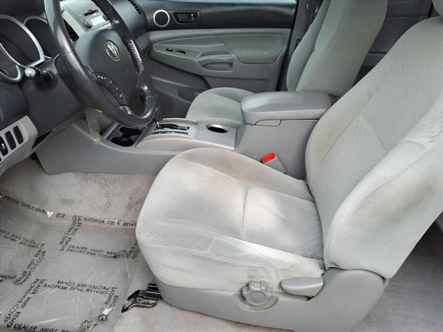 2011 Toyota Tacoma photo 16