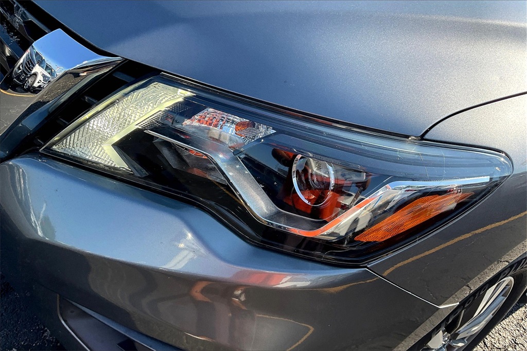 2019 Nissan Pathfinder SL photo 27