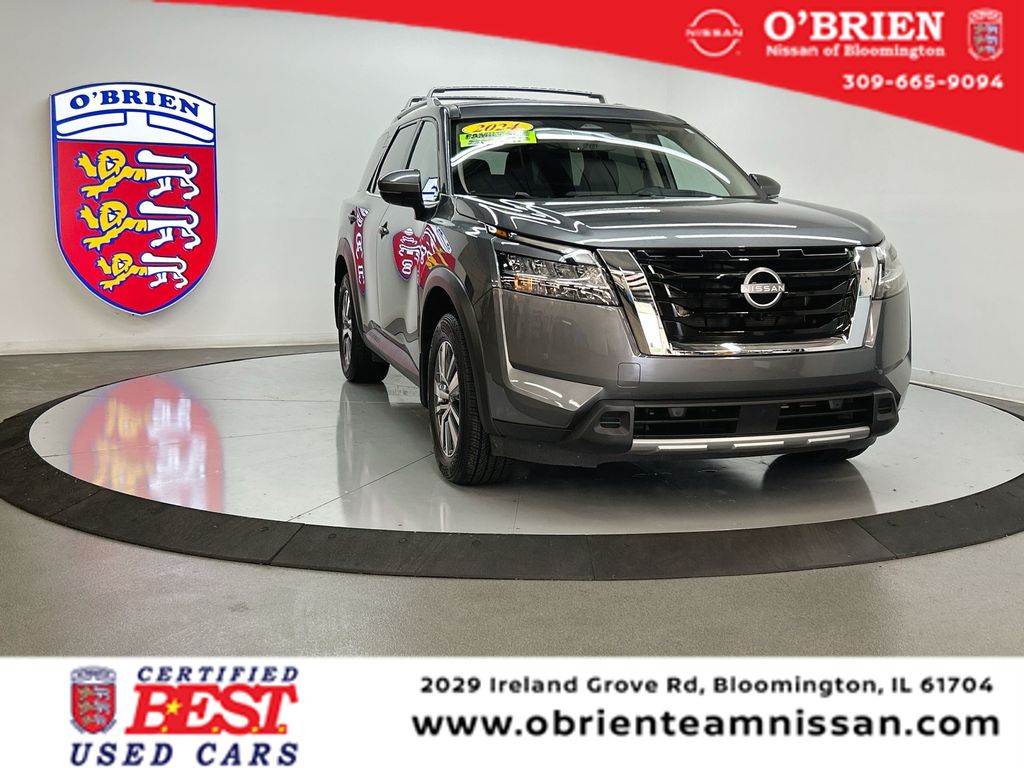 2024 Nissan Pathfinder SL's photo
