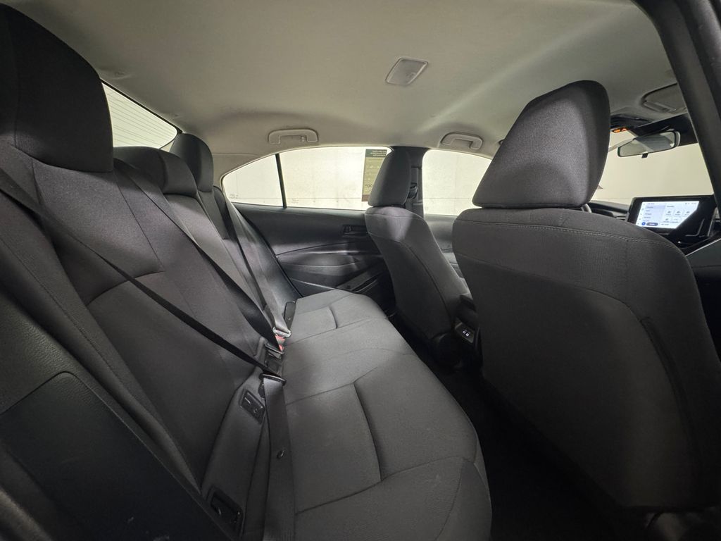 2023 Toyota Corolla LE photo 17