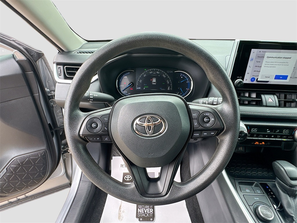 2025 Toyota RAV4 Hybrid XLE photo 17