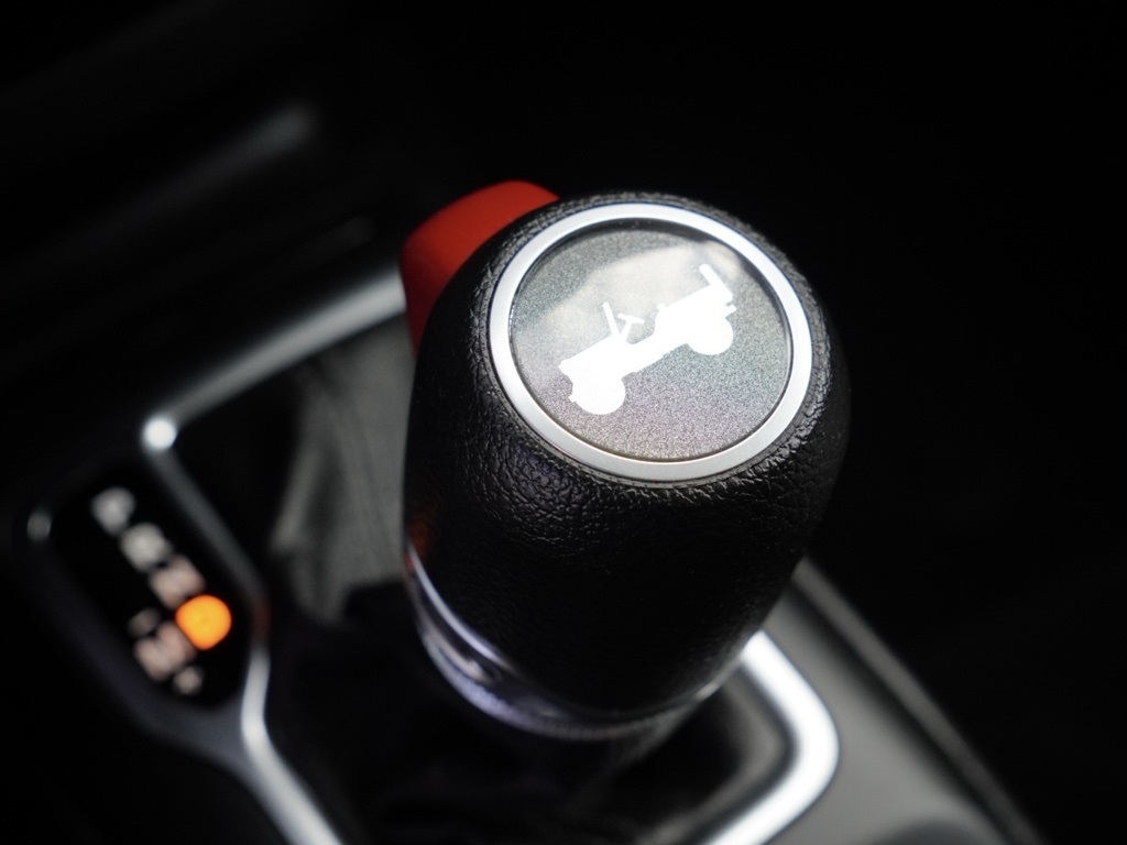 Used 2024 White Jeep Sport S 4xe image 18