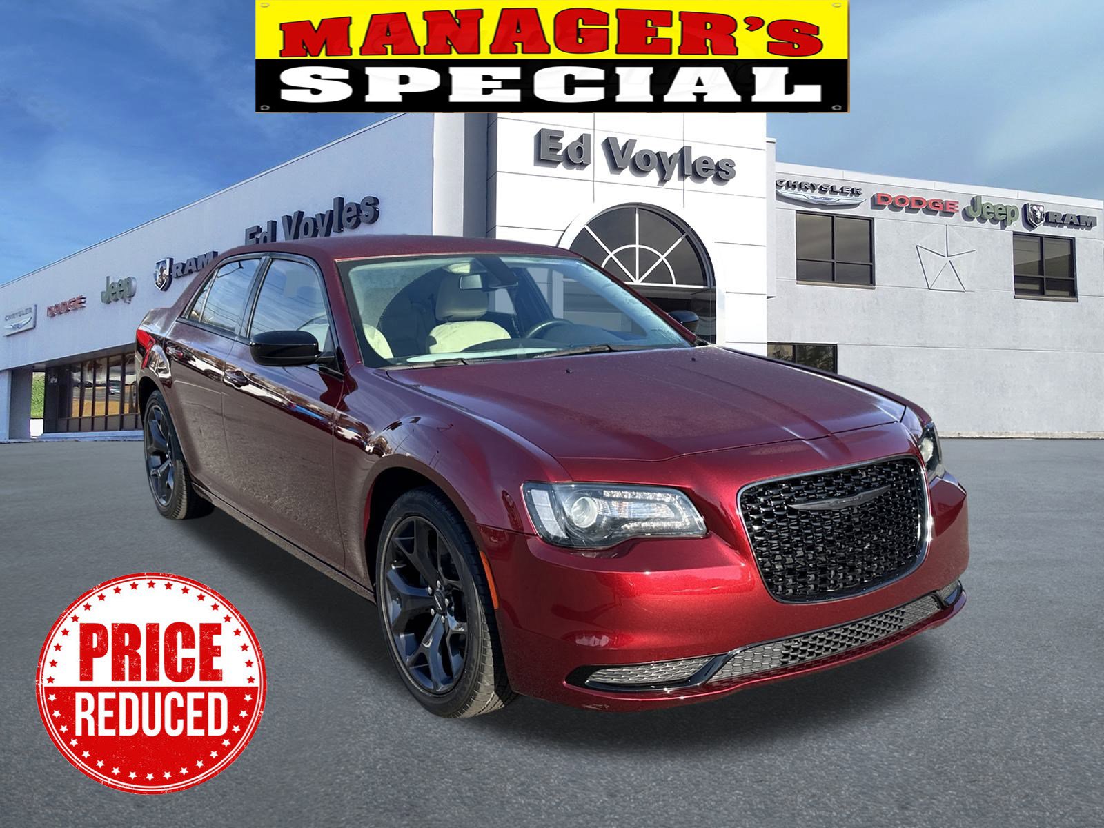 2021 Chrysler 300 Touring's photo