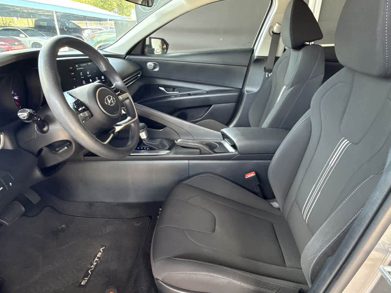 2023 Hyundai Elantra SEL photo 12