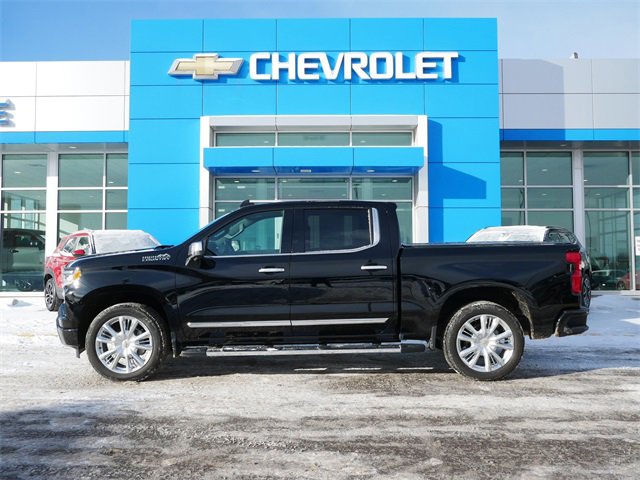 Used 2024 Chevrolet Silverado 1500 High Country with VIN 1GCUDJEL2RZ274596 for sale in Roseville, Minnesota