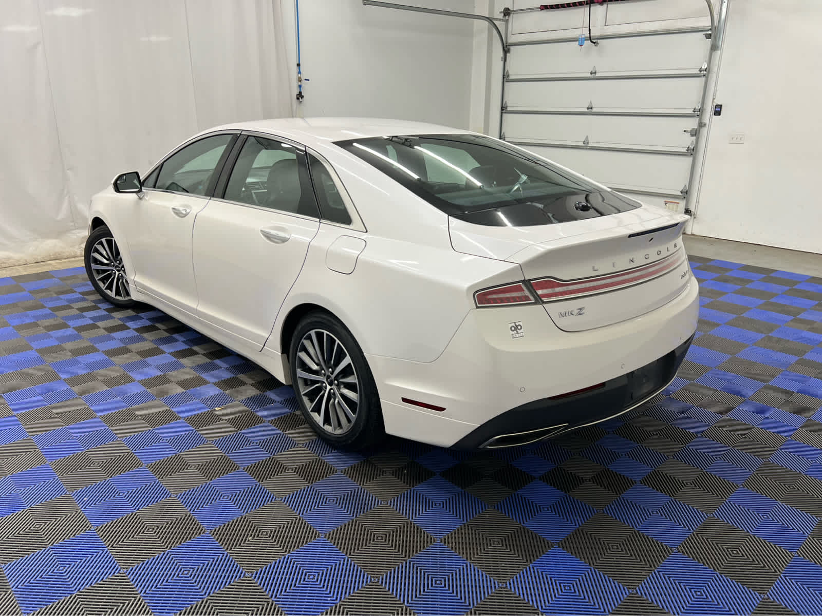 2017 Lincoln MKZ Premiere photo 12