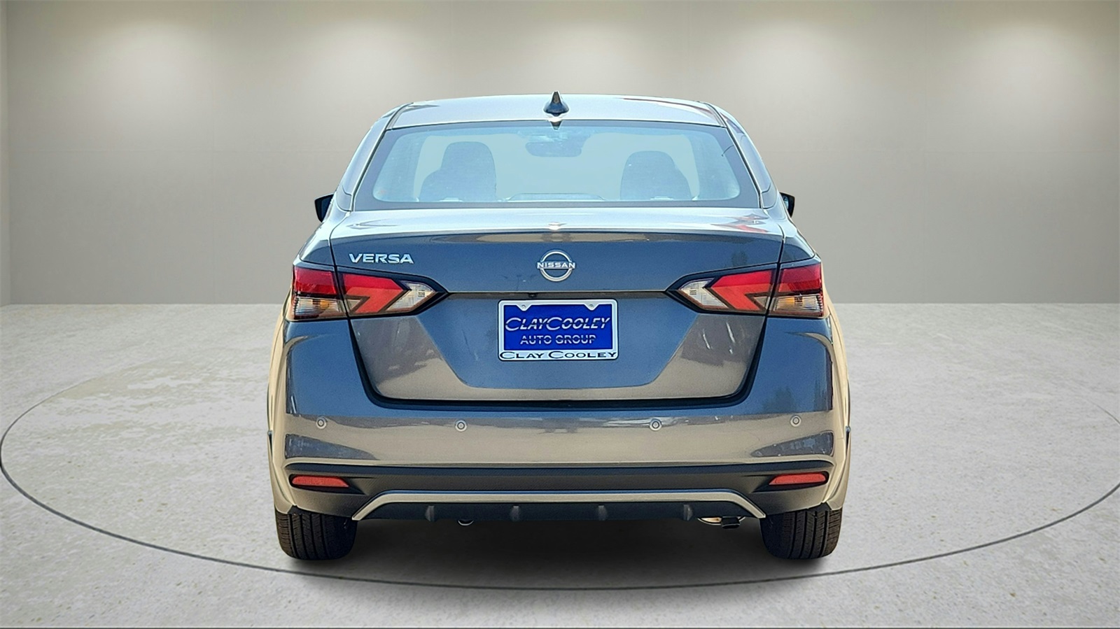 2025 Nissan Versa 1.6 SV photo 4