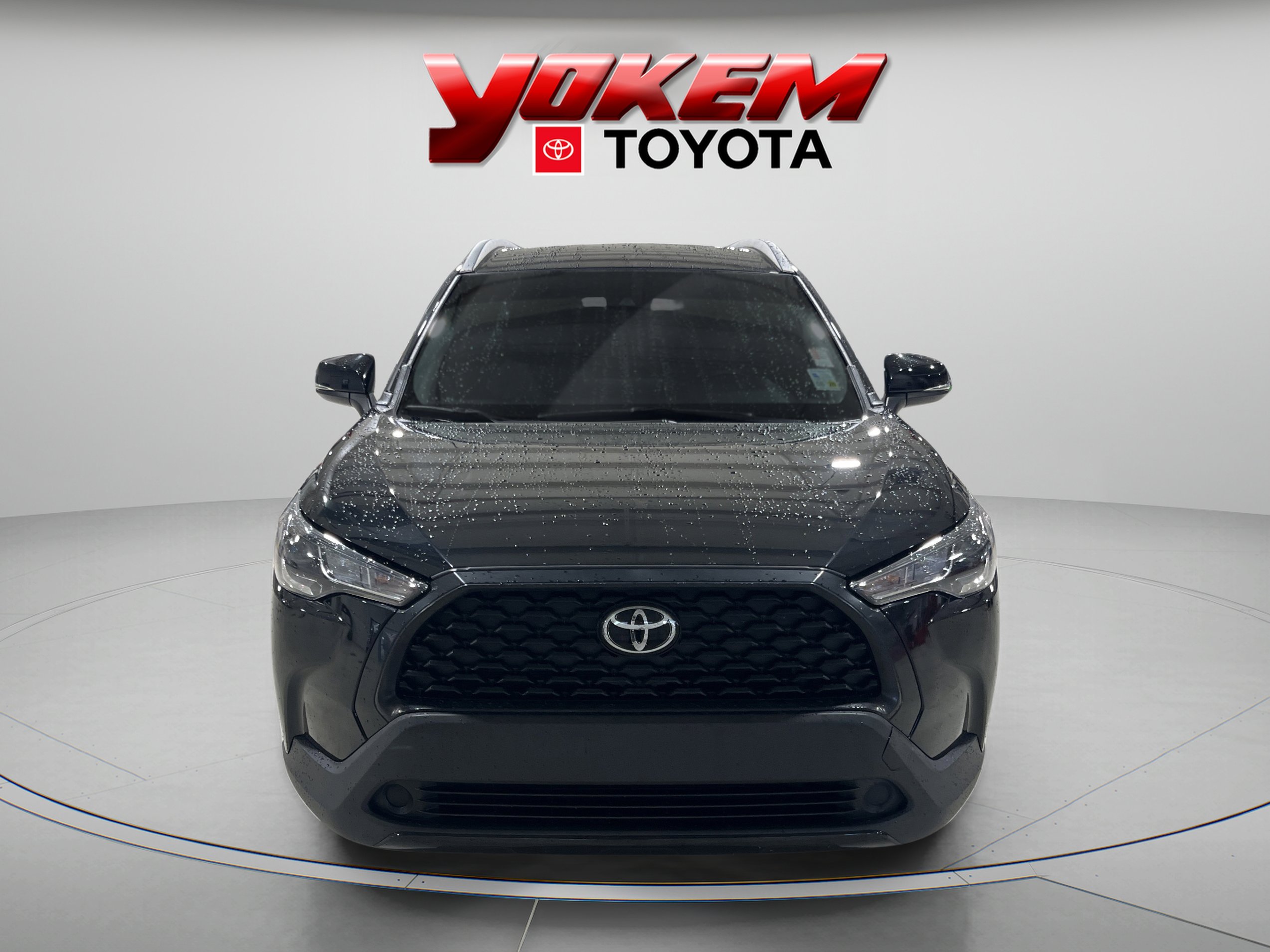 2022 Toyota Corolla Cross LE photo 7