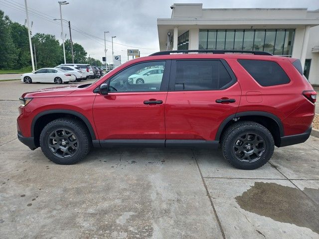 2025 Honda Pilot TrailSport photo 2