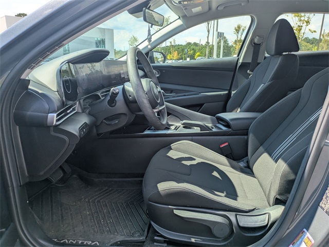 2024 Hyundai Elantra SEL photo 19