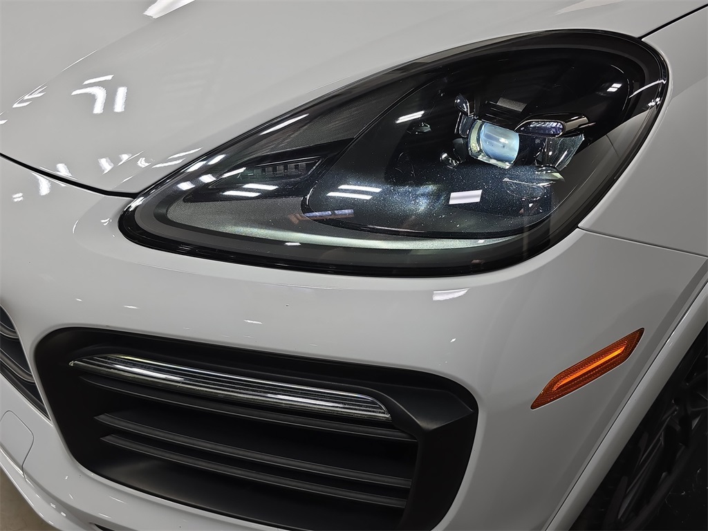 2021 Porsche Cayenne GTS photo 10