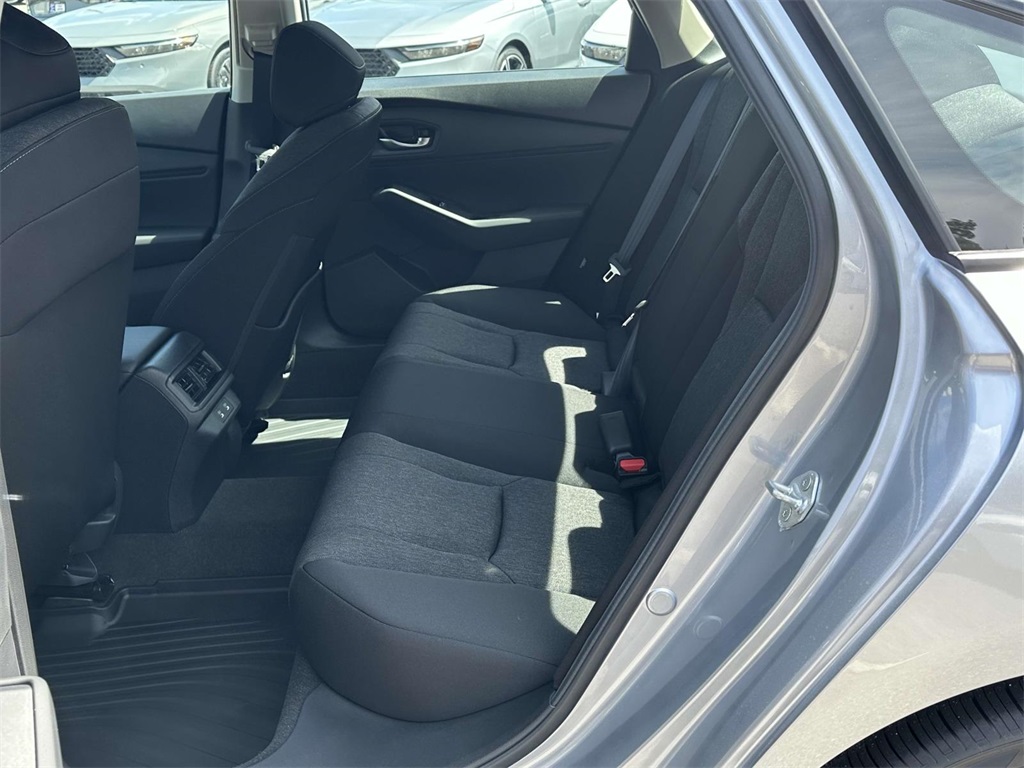 2025 Honda Accord SE photo 4
