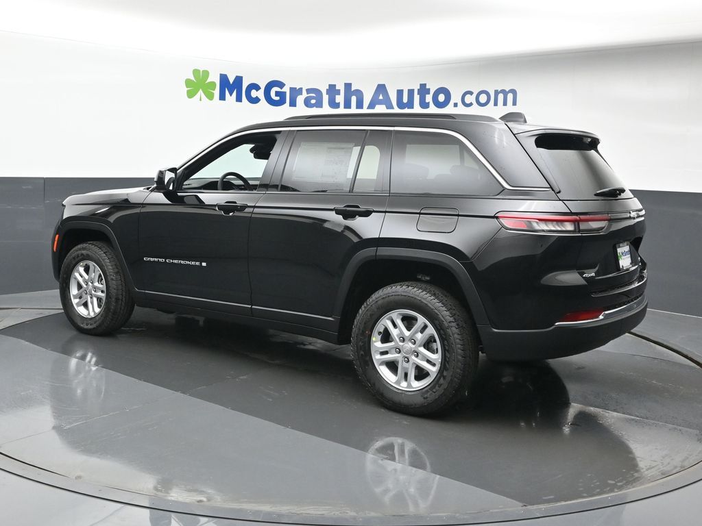 2025 Jeep Grand Cherokee Laredo photo 17
