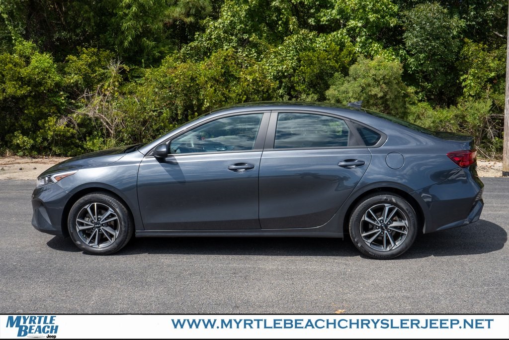 2024 Kia Forte LXS photo 3