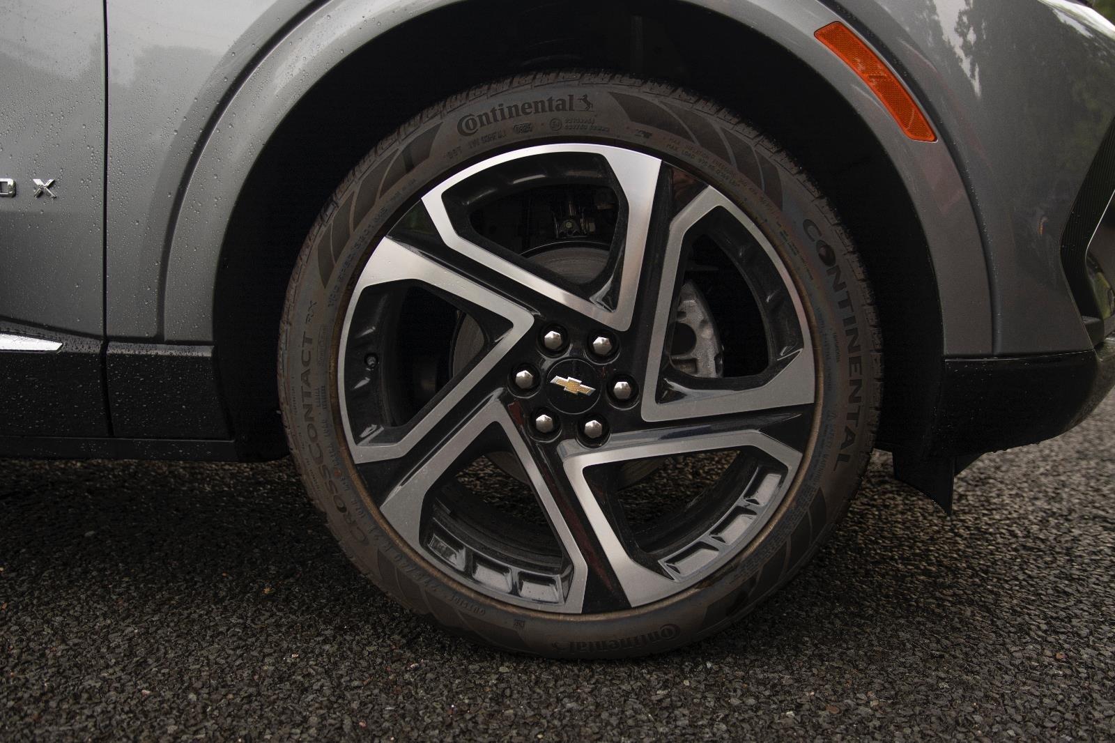 2025 Chevrolet Equinox EV 1LT photo 10