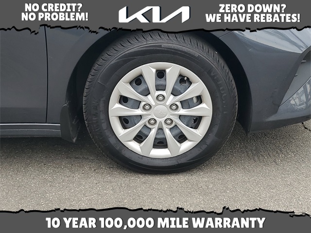 2024 Kia Forte LX photo 5